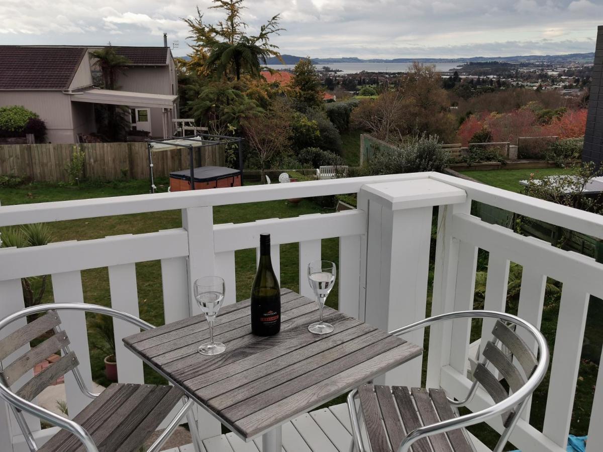 Geyser Lookout Bnb Rotorua Bagian luar foto
